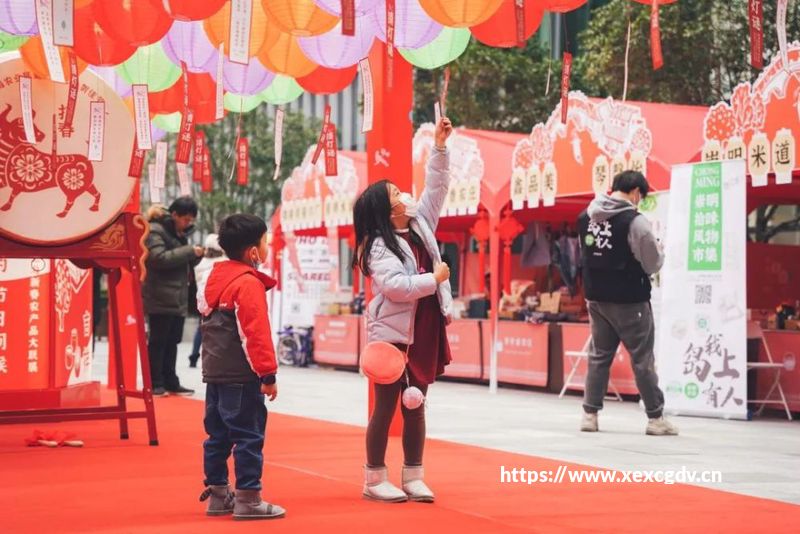 总结水上游乐园电动船选购攻略，说明电池品牌好用